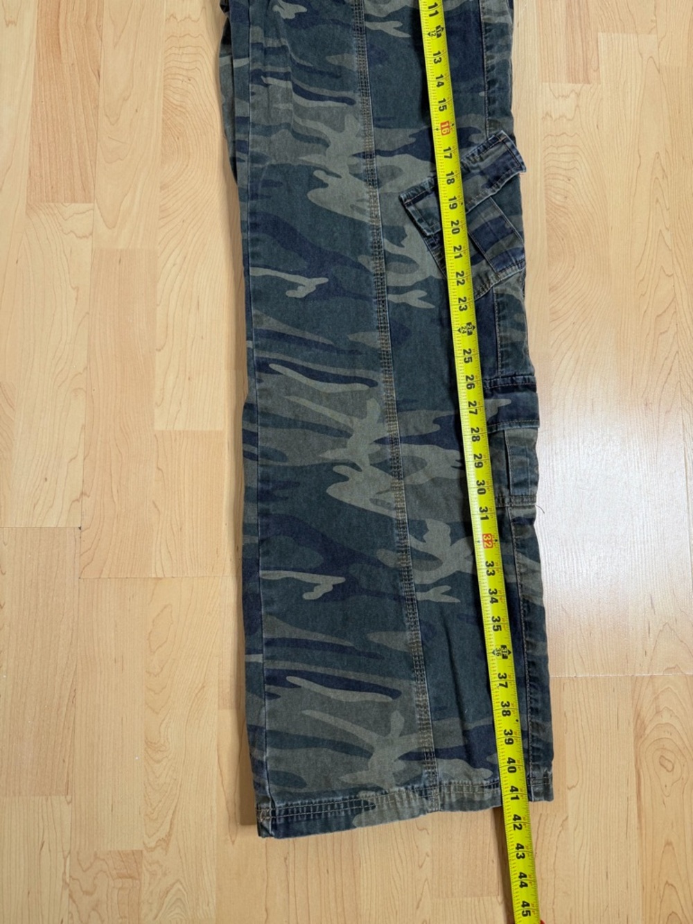 BDG Urban Outfitters Y2K Camo Cargo Pants Wide Leg Size 26 Streetwear - Picture 9 of 11